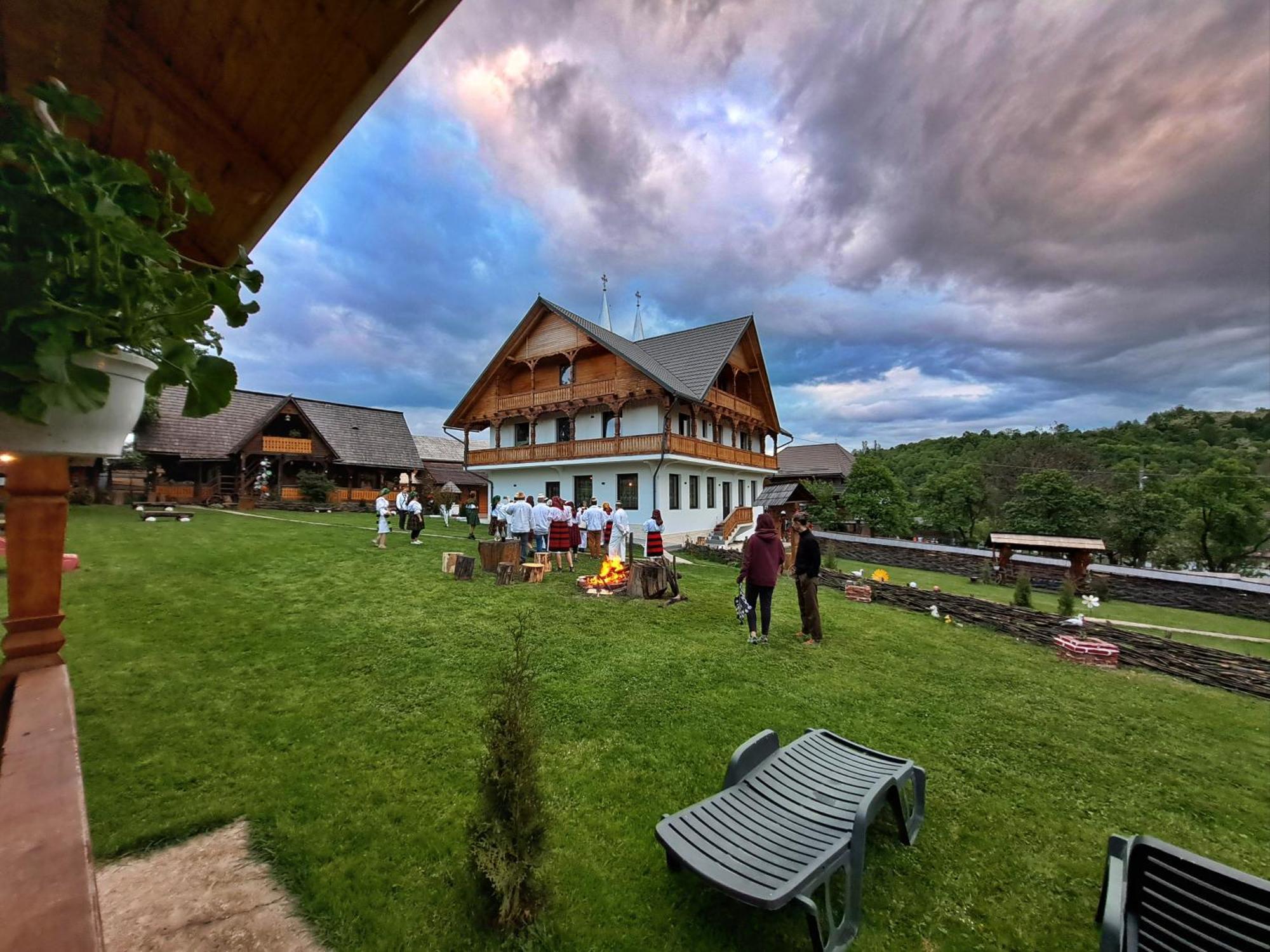 Pensiunea Maramu Breb Exterior foto